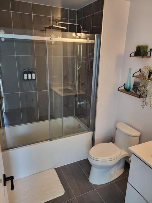 Cozy South View Suite Overlooking The Nature Trail Innisfil Экстерьер фото